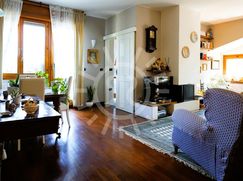 Casa Bi/Trifamiliare in Residenziale
