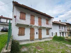 Casa Bi/Trifamiliare in Residenziale