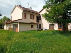 Casa Bi/Trifamiliare in Residenziale