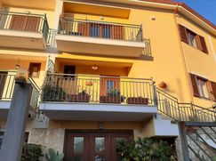 Casa Bi/Trifamiliare in Residenziale