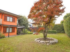 Casa Bi/Trifamiliare in Residenziale