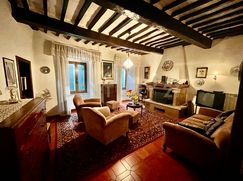 Casa Bi/Trifamiliare in Residenziale