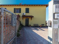 Casa Bi/Trifamiliare in Residenziale