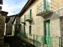Casa Bi/Trifamiliare in Residenziale