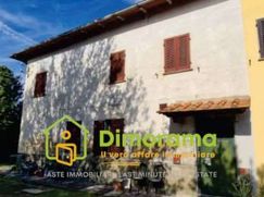 Casa Bi/Trifamiliare in Residenziale