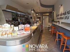 Attività/Licenza (con o senza mura) in Commerciale