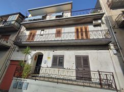 Casa Bi/Trifamiliare in Residenziale