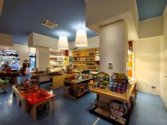 Attività/Licenza (con o senza mura) in Commerciale