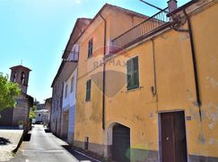 Casa Bi/Trifamiliare in Residenziale