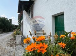 Casa Bi/Trifamiliare in Residenziale