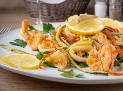 Attività/Licenza (con o senza mura) in Commerciale