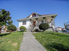 Casa Bi/Trifamiliare in Residenziale
