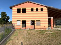 Casa Bi/Trifamiliare in Residenziale