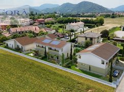 Casa Bi/Trifamiliare in Residenziale