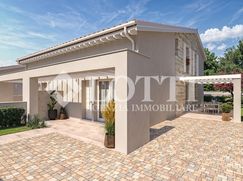 Casa Bi/Trifamiliare in Residenziale