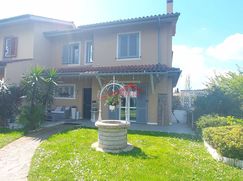 Casa Bi/Trifamiliare in Residenziale