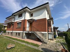 Casa Bi/Trifamiliare in Residenziale