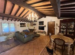 Casa Bi/Trifamiliare in Residenziale