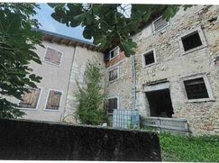 Casa Bi/Trifamiliare in Residenziale