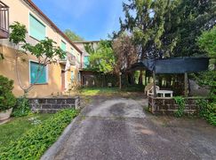 Casa Bi/Trifamiliare in Residenziale