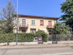 Casa Bi/Trifamiliare in Residenziale