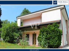 Casa Bi/Trifamiliare in Residenziale