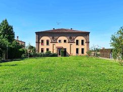Casa Bi/Trifamiliare in Residenziale