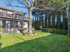 Casa Bi/Trifamiliare in Residenziale