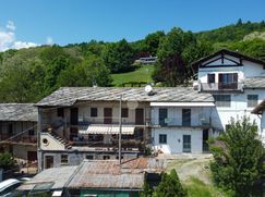 Casa Bi/Trifamiliare in Residenziale