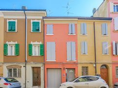 Casa Bi/Trifamiliare in Residenziale