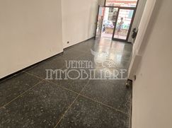 Negozio/Locale commerciale in Commerciale