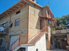 Casa Bi/Trifamiliare in Residenziale
