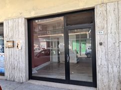 Negozio/Locale commerciale in Commerciale