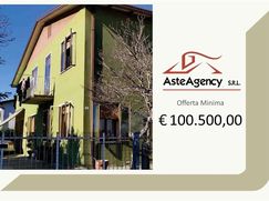 Casa Bi/Trifamiliare in Residenziale