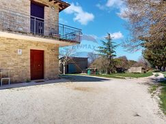 Casa Bi/Trifamiliare in Residenziale