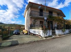 Casa Bi/Trifamiliare in Residenziale