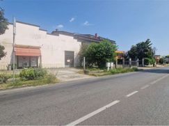 Negozio/Locale commerciale in Commerciale