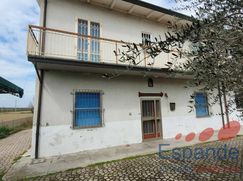 Casa Bi/Trifamiliare in Residenziale