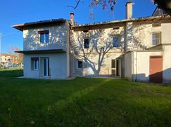 Casa Bi/Trifamiliare in Residenziale