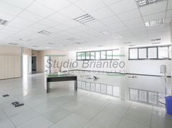Negozio/Locale commerciale in Commerciale