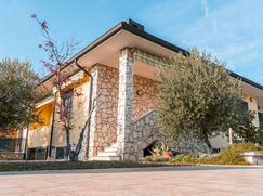 Casa Bi/Trifamiliare in Residenziale