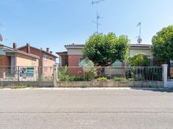 Casa Bi/Trifamiliare in Residenziale