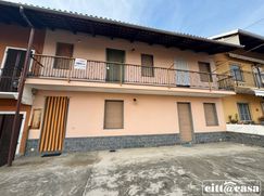 Casa Bi/Trifamiliare in Residenziale
