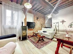 Casa Bi/Trifamiliare in Residenziale