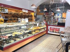 Attività/Licenza (con o senza mura) in Commerciale