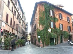 Attività/Licenza (con o senza mura) in Commerciale