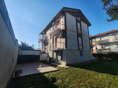 Casa Bi/Trifamiliare in Residenziale