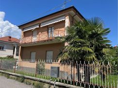 Casa Bi/Trifamiliare in Residenziale