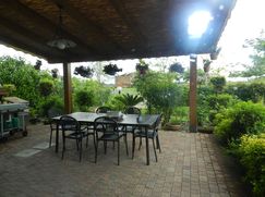 Casa Bi/Trifamiliare in Residenziale