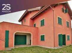 Casa Bi/Trifamiliare in Residenziale